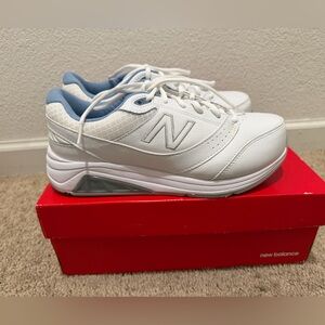 “New” New Balance Walking Marche Women's White and Gray Sneakers size8.5Wide